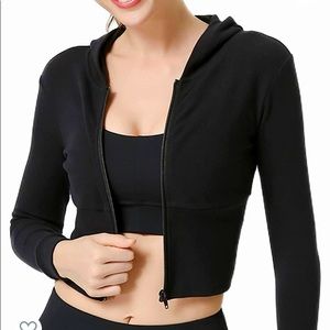 Black cropped workout zip-up jacket